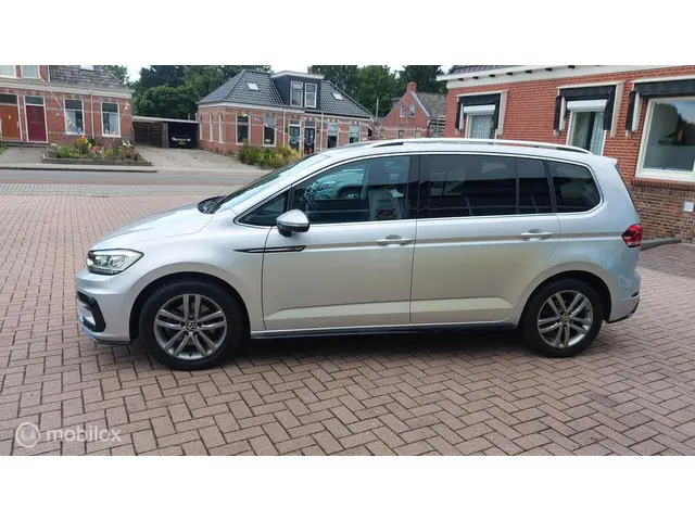 Volkswagen Touran 1.5 TSI Highline 7p R Line 2020 Benzine 6