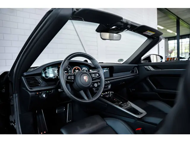 Porsche 911 Carrera 4S Cabriolet 2020 Benzine 26