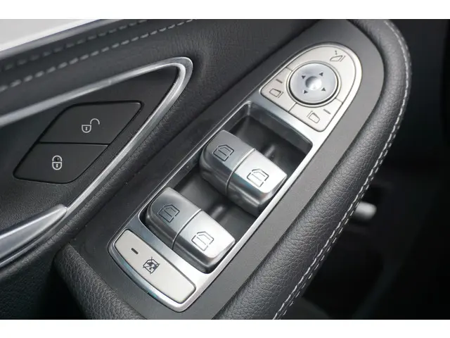 Mercedes-Benz C-Klasse 180 Prestige 2014 Benzine 27