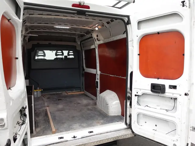 Peugeot Boxer 335 2.2 HDI L2H2 2014 Diesel 22