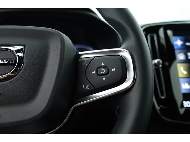 Volvo XC40 T4 Recharge Core 2023 Hybride Benzine 12