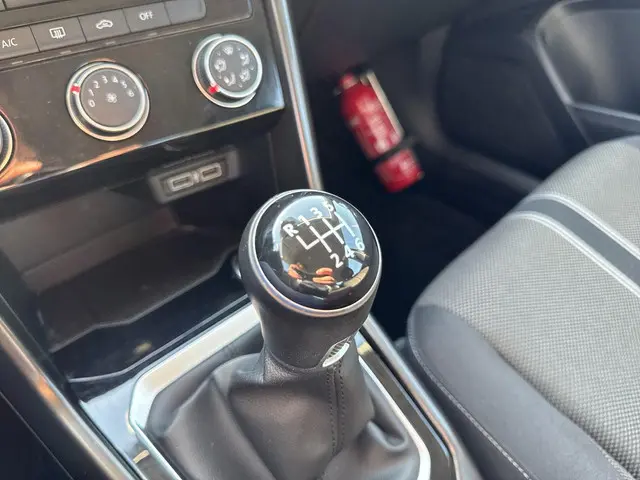 Volkswagen T-Roc 1.0 TSI Style 115Pk 2019 Benzine 16