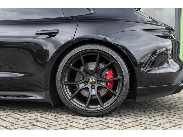 Porsche Taycan Sport Turismo GTS 93 kWh 2023 Elektrisch 17