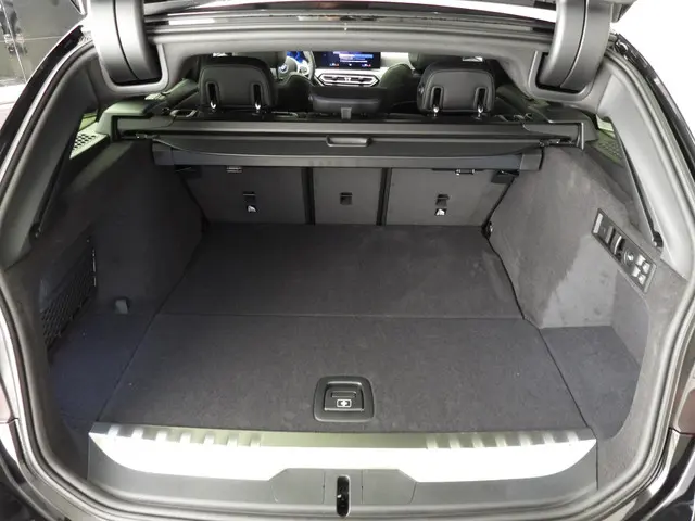 BMW 3 Serie Touring 320e 2024 Hybride Benzine 9