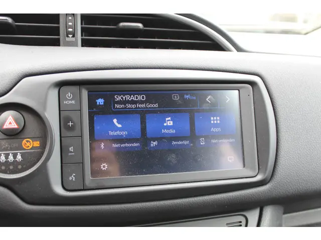 Toyota Yaris 1.5 Hybrid Dynamic 2020 Hybride Benzine 18