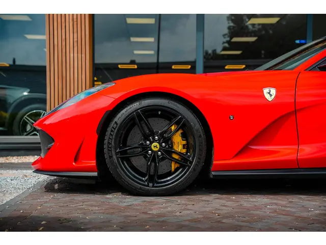 Ferrari 812 Superfast 6.5 V12 HELE 2019 Benzine 12