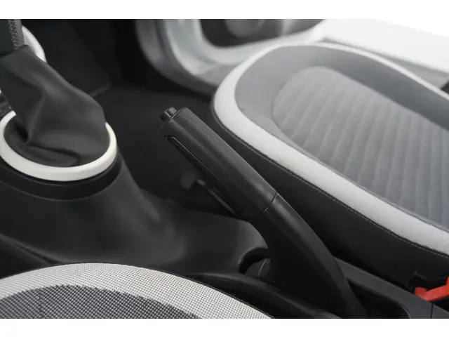 Renault Twingo 1.0 SCe Collection 2018 Benzine 32