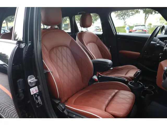 MINI 5-Deurs Cooper 2021 Benzine 7