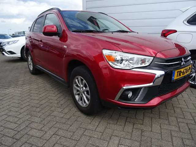 Mitsubishi ASX 2