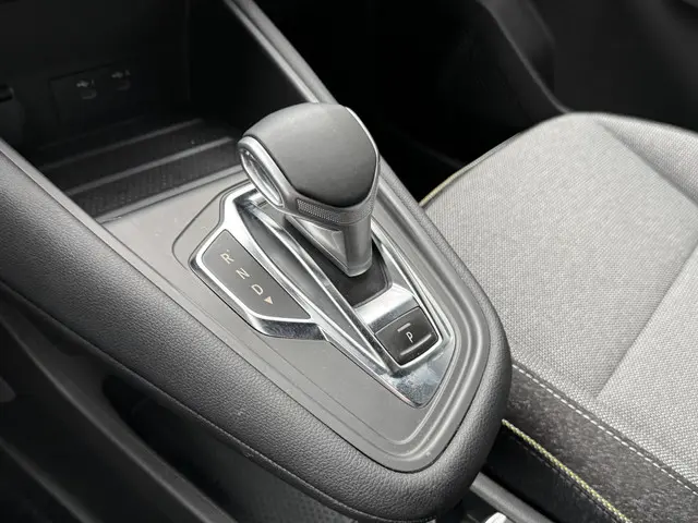 Renault Captur 1.3 mild hybrid 160 techno 2025 Benzine 19