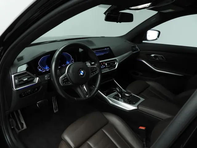 BMW 3 Serie Sedan 320e 2022 Hybride Benzine 35