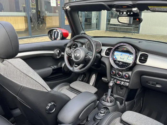 MINI Cooper Cabrio 2.0 John Works Chili 2017 Benzine 9