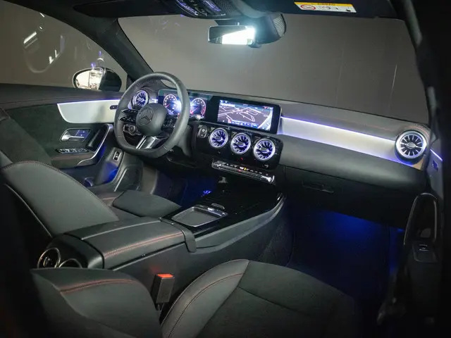 Mercedes-Benz CLA Coupé 180 Star Edition 2024 Benzine 49