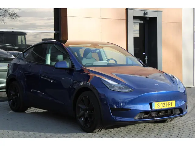 Tesla Model Y RWD 58 kWh 2023 Elektrisch 11