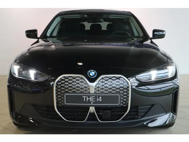 BMW i4 eDrive35 2025 Elektrisch 4