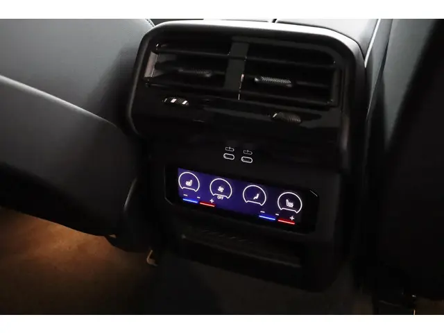 BMW 5 Serie Touring 550e xDrive 2025 Hybride Benzine 50