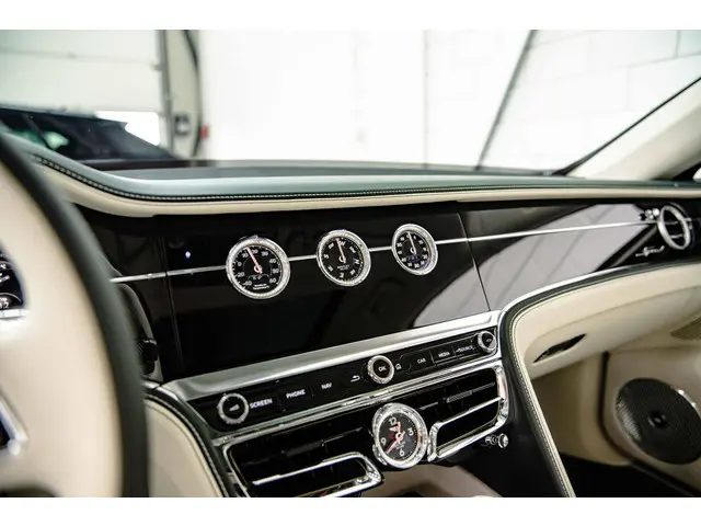 Bentley Flying Spur SPEED 6.0 W12 2023 Benzine 29