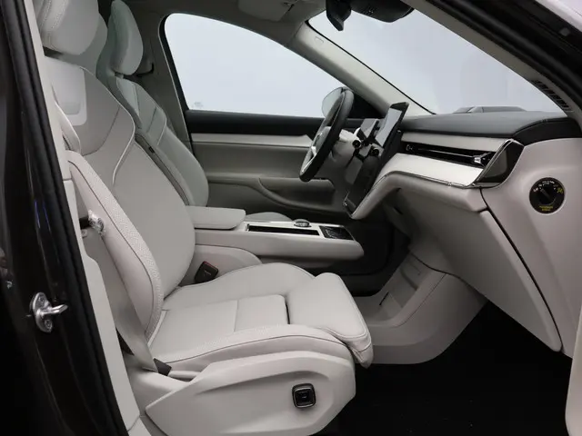 Volvo EX90 Single Motor Plus 7p. 104 kWh 2025 Elektrisch 8