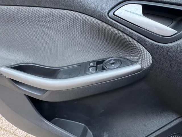 Ford Focus 1.0 EcoBoost Trend 2013 Benzine 14