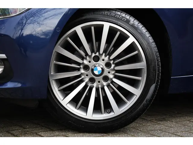 BMW 3 Serie 318i Luxury Edition 2019 Benzine 5