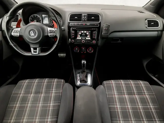 Volkswagen Polo 1.4 TSI GTI 2012 Benzine 6