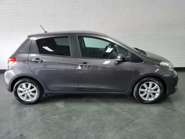 Toyota Yaris 1.3 VVT-i Style / Trekhaak / Airco 2013 Benzine 6