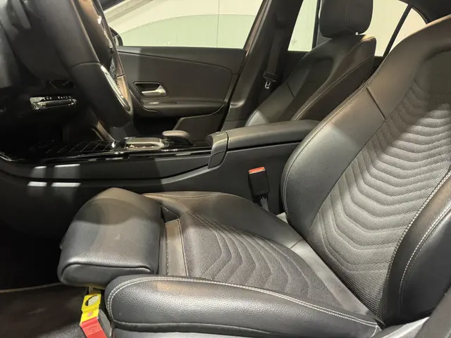 Mercedes-Benz A-Klasse 250 e Style 2021 Hybride Benzine 6