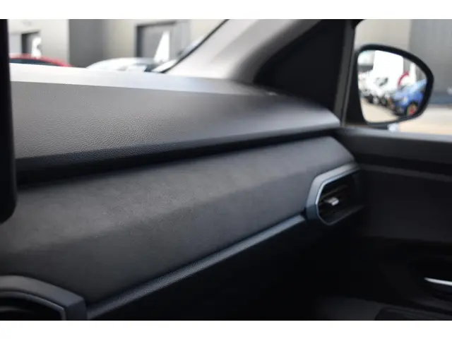 Dacia Jogger Hybrid 140 Extreme 2025 Hybride Benzine 33