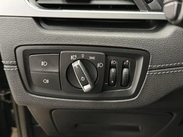 BMW X1 sDrive20i VDL Nedcar Edition 2020 Benzine 27