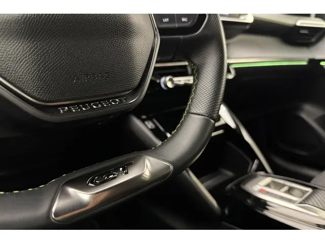 Peugeot 208 1.2 PureTech GT 2023 Benzine 21