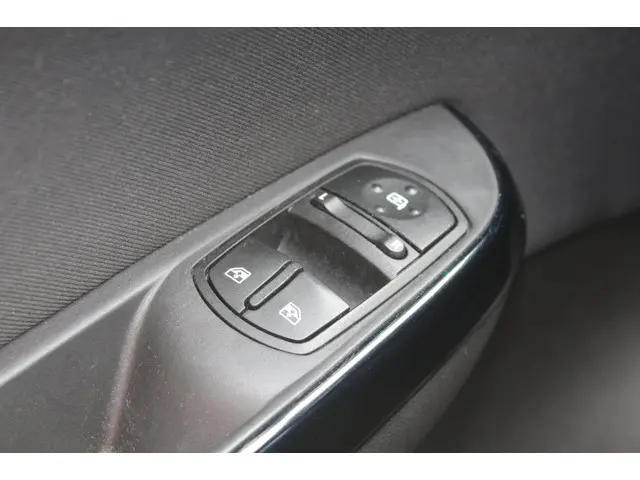 Opel Corsa 1.2 | 5 Deurs | Airco | Trekhaak | APK | 2017 Benzine 21