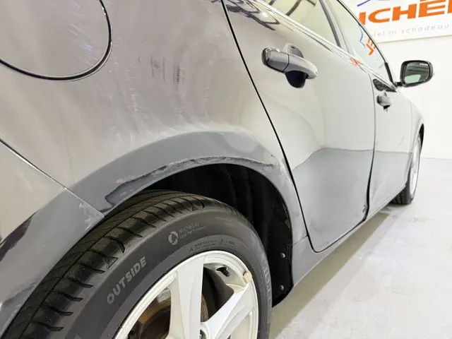 Volvo V40 V-40 1.6 T2 Momentum Navi 2014 Benzine 10