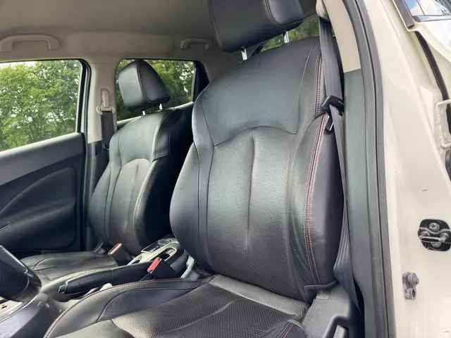 Nissan Juke 1.6 Tekna AUTOMAAT bomvol luxe 2012 Benzine 9