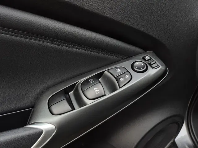 Nissan Juke 1.6 Hybrid N-Connecta 2024 Hybride Benzine 17