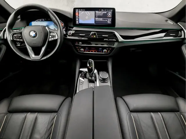 BMW 5 Serie Touring 530i xDrive M Sport 2023 Benzine 6