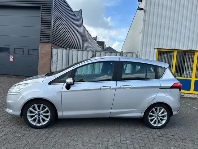 Ford B-MAX 3