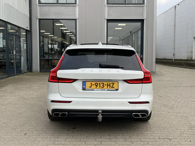 Volvo V60 2.0 B3 Business Pro 2020 Benzine 29
