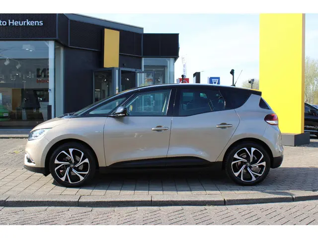 Renault Scénic 1.3 TCe Bose 2018 Benzine 25