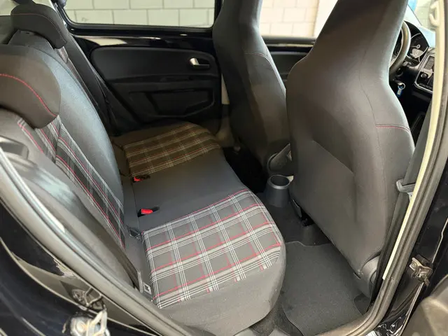 Volkswagen up! 1.0 2021 Benzine 9