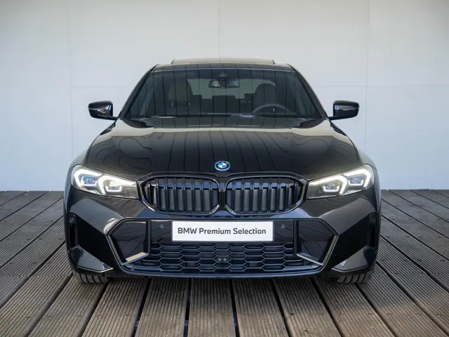 BMW 3 Serie Sedan 330e 2026 Hybride Benzine 3