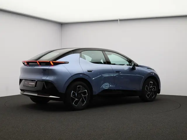 Lynk & Co 02 2