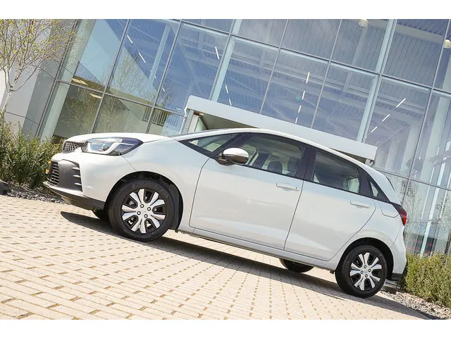Honda Jazz 1.5i e:HEV ELEGANCE 2024 Hybride Benzine 13