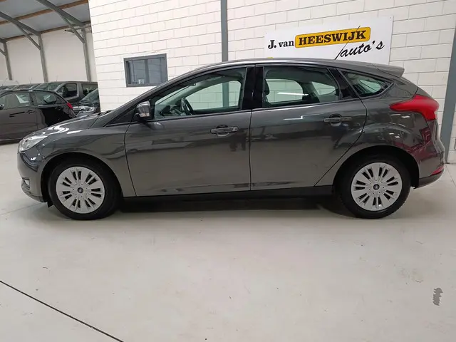 Ford Focus 1.0 Trend 2017 Benzine 2