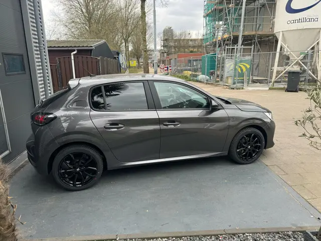 Peugeot 208 1.2 PureTech Active AIRCO 2022 Benzine 4