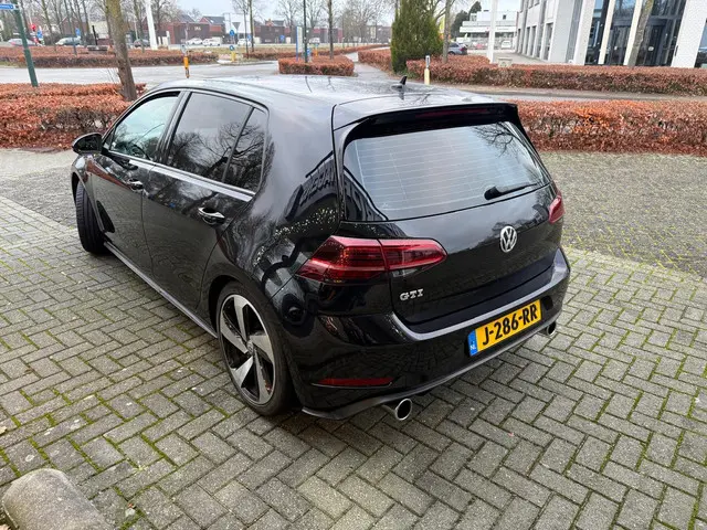 Volkswagen Golf 2