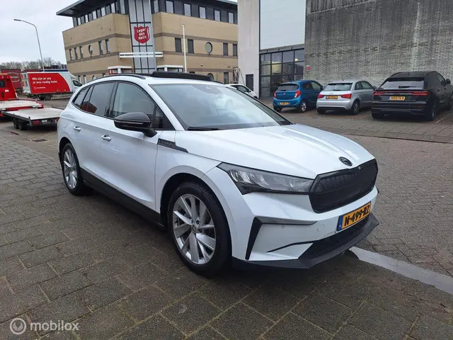 Škoda Enyaq iV 60 / Panoramadak / Trekhaak / 2021 Elektrisch 5