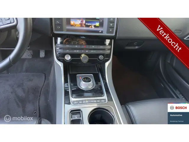 Jaguar XE 2.0 D Prestige 2017 Diesel 10