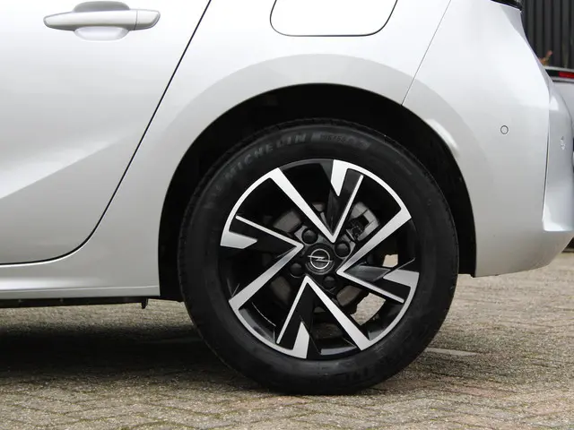 Opel Corsa 1.2 Turbo Hybrid GS 2024 Hybride Benzine 22