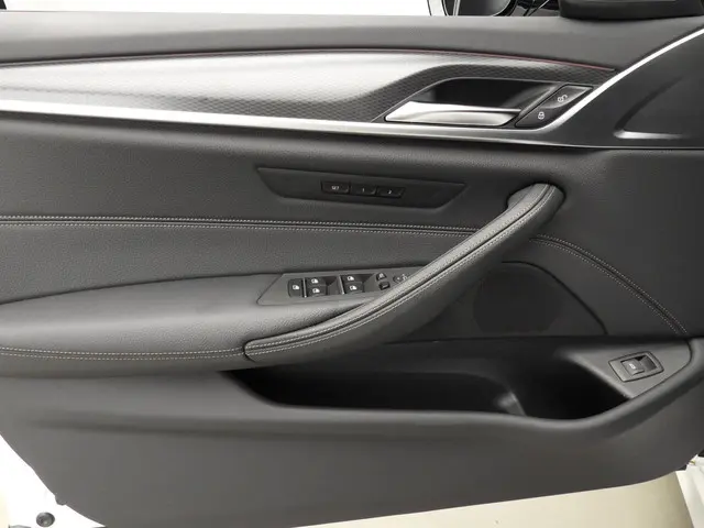 BMW 5 Serie Touring 520d 2024 Diesel 27