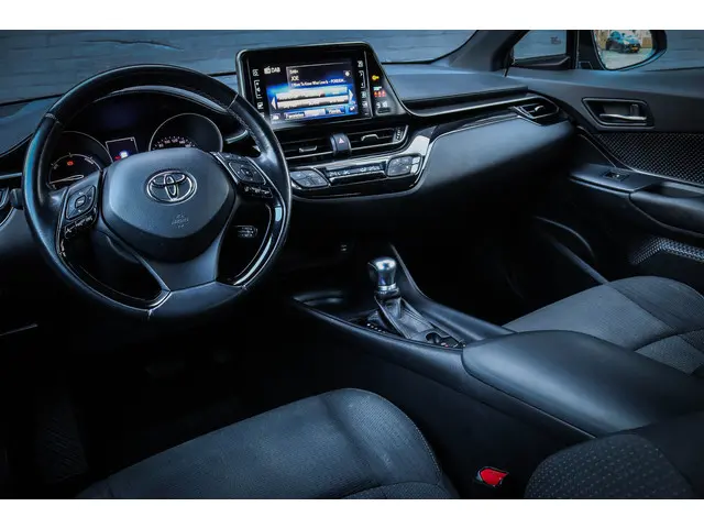 Toyota C-HR 1.8 Hybrid Dynamic 2016 Hybride Benzine 6